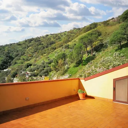 Spacious In 95 M² Mountain View Casalvecchio Siculo