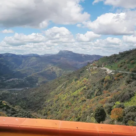 Spacious In 95 M² Mountain View 아파트